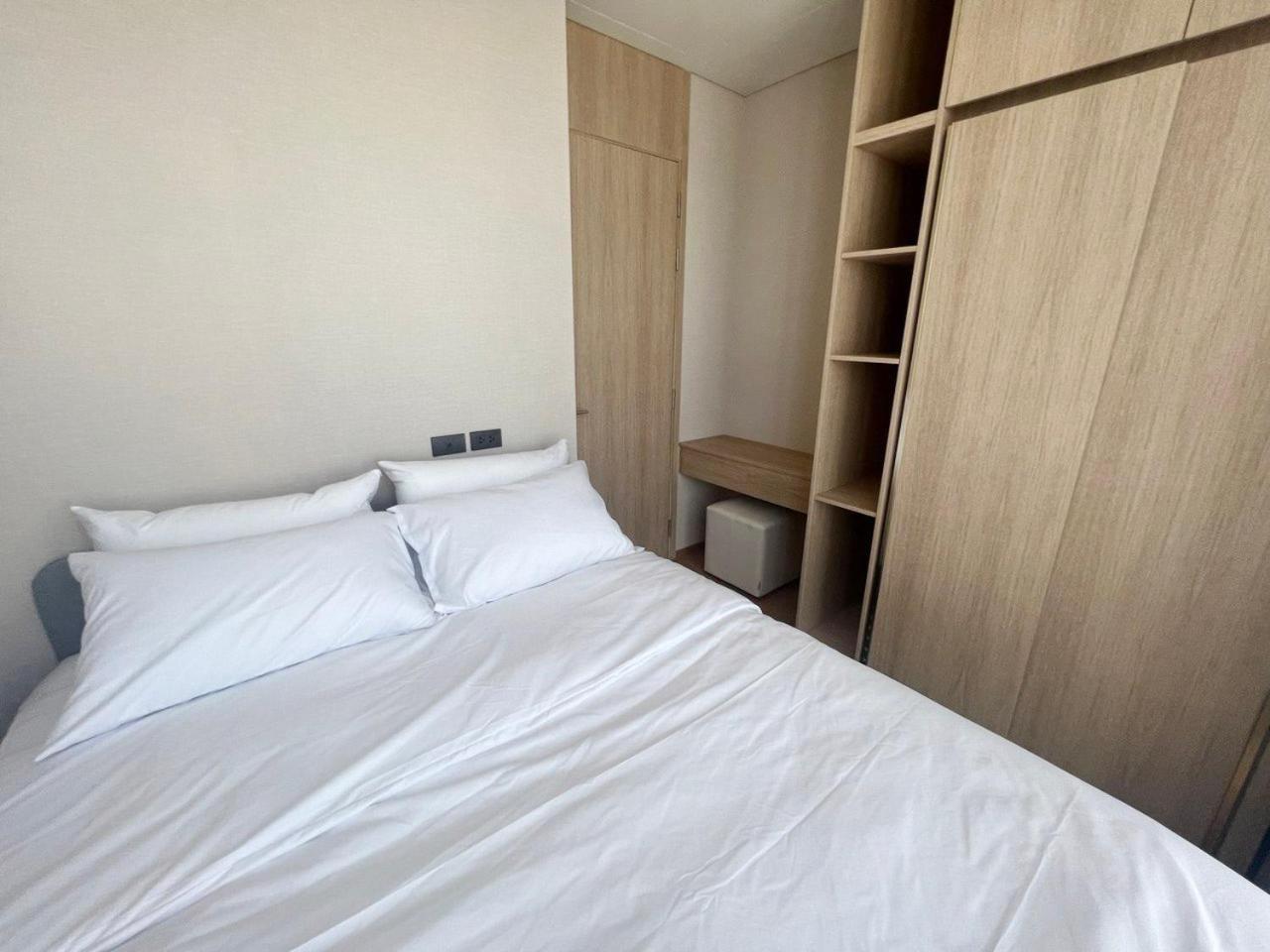 2 Bedroom Luxury Apartment 3 Min Walk From Bts Ekkamai Bangkok Exteriör bild