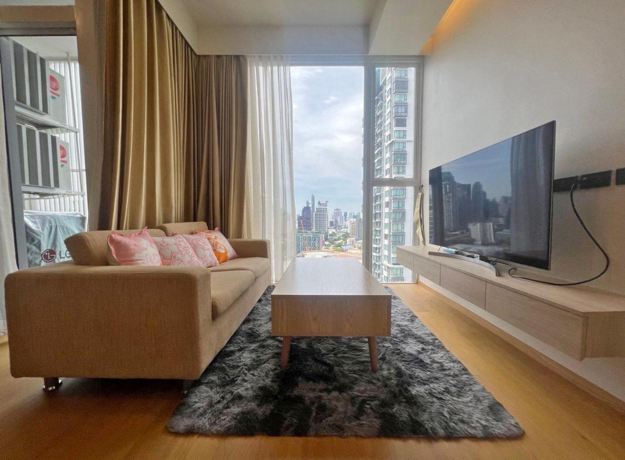 2 Bedroom Luxury Apartment 3 Min Walk From Bts Ekkamai Bangkok Exteriör bild